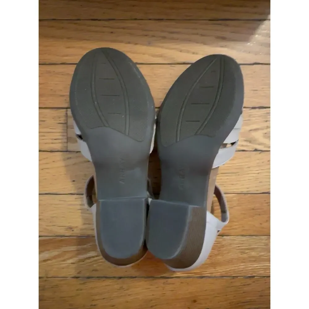 Array Kirkley Women’s 7.5M Sand Leather Comfort T-Strap Low Heel Shoes NEW